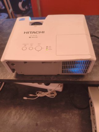 Proyector Hitachi Blanco co rx78 3 lcd