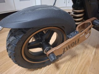 Patinete eléctrico ZWL con luz