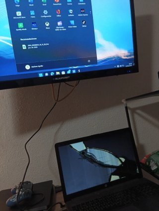 Portátil HP con pantalla rota