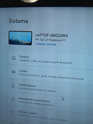 Portátil HP con pantalla rota
