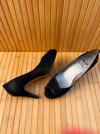 Zapatos de tacón peep toe satén negro T41