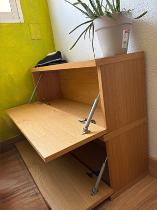Mueble de madera con cajones