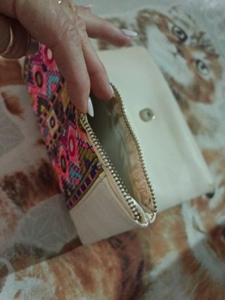Bolso de mano o de colgar beige y multicolor
