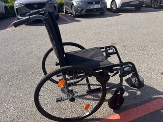 Silla de ruedas plegable