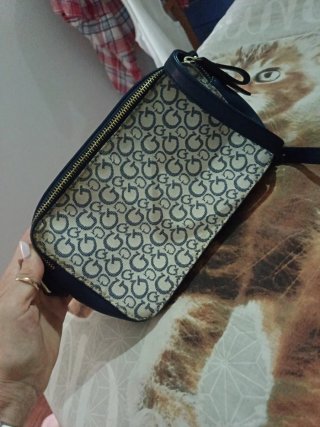 Bandolera Guess Beige y Azul