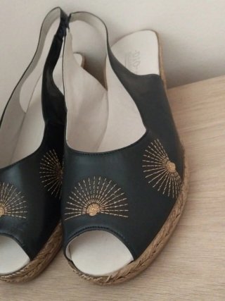 Sandalias mujer negras y doradas T38