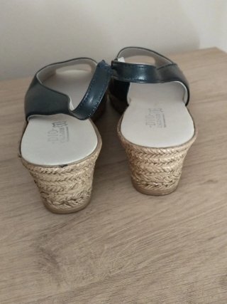 Sandalias mujer negras y doradas T38