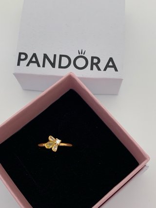 Anillo Pandora Abeja Bridgerton