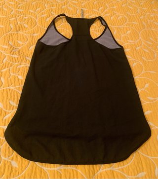 Camiseta negra con estampado de pantera