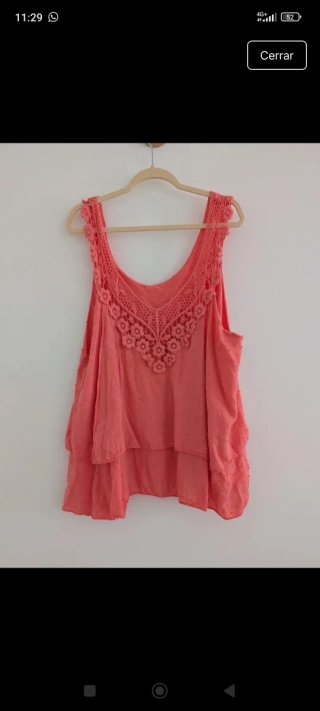 Blusa playera coral con encaje