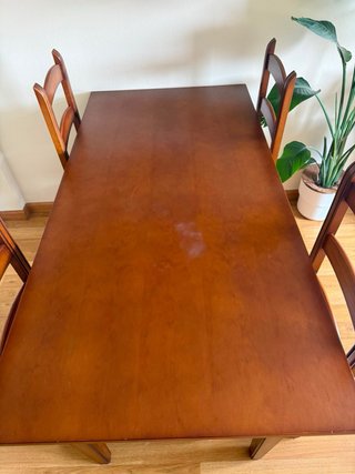 Tavolo da pranzo e 4 sedie in legno