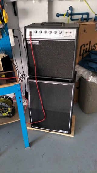 AMPEG GVT15-112 Amplificador Válvulas