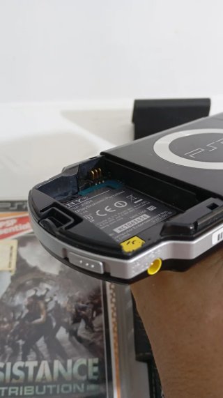 PSP 2004 da riparare + Accessori (Funzionante)