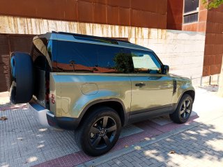 Land Rover Defender 2021