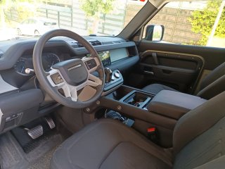 Land Rover Defender 2021