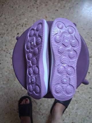 Zapatillas rosas y blancas