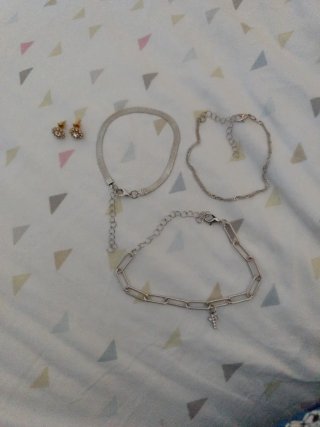 Pulsera plateada con brillantes de acero 5 euros