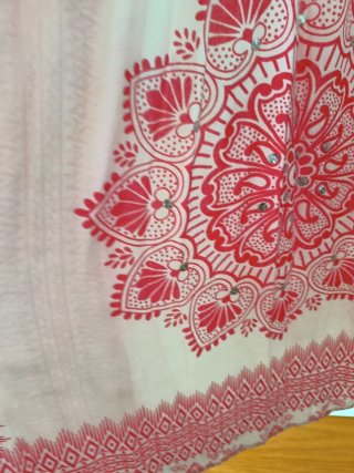 Vestido largo blanco y rojo, queda palabra de hono