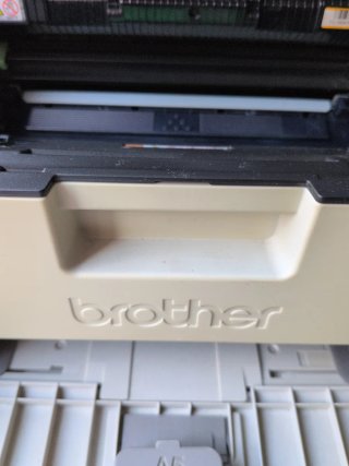 Impresora Brother Beige y Negra