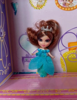 Mini Barbie Peek a boo • Petites • Mattel