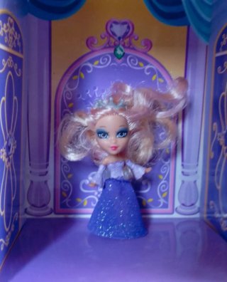 Mini Barbie Peek a boo • Petites • Mattel