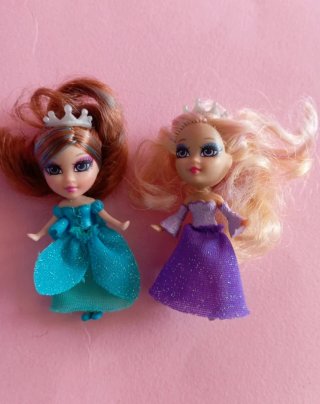 Mini Barbie Peek a boo • Petites • Mattel