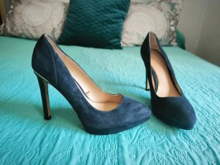 Zapatos de tacón azul marino