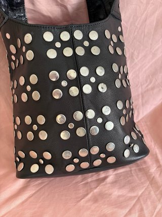 Bolso de cuero auténtico con tachuelas
