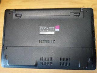 Portátil Asus F552W