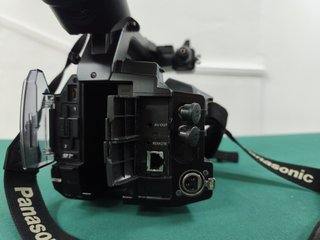 Panasonic AG-CX350 4K + 3 baterías + mochila