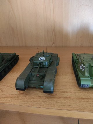 Lote de 8 tanques de guerra en miniatura
