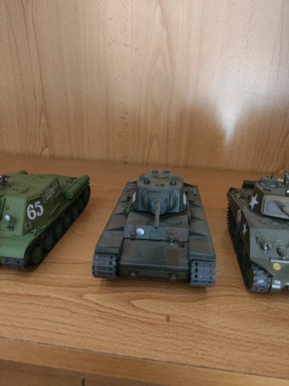 Lote de 8 tanques de guerra en miniatura