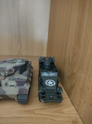 Lote de 8 tanques de guerra en miniatura