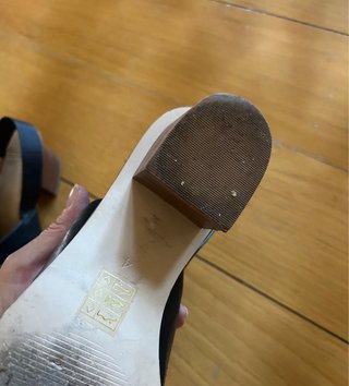 Sandalias tacón ancho negras y marrones