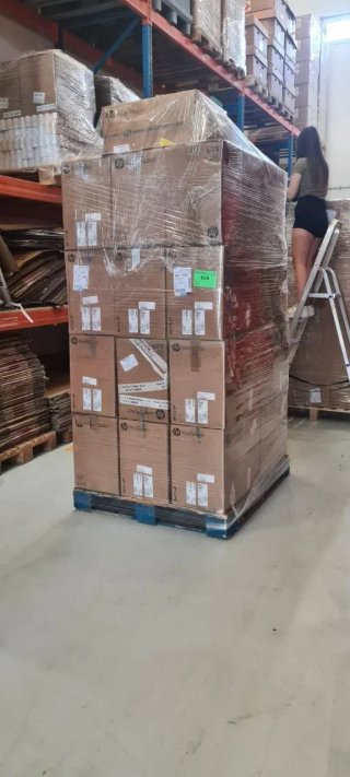 Almacén con Portátiles y TPV