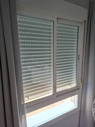 Ventana con persiana 1.20x1.70