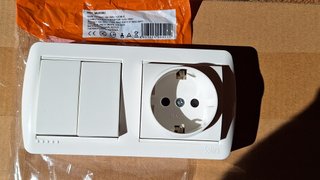 Solera MUR36U Conmutador Doble + Enchufe Schuko
