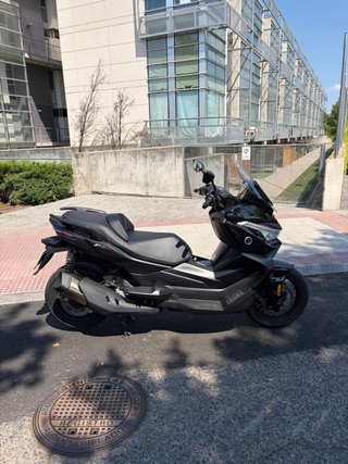 SR4 Max 2023 Maxi Scooter Negra