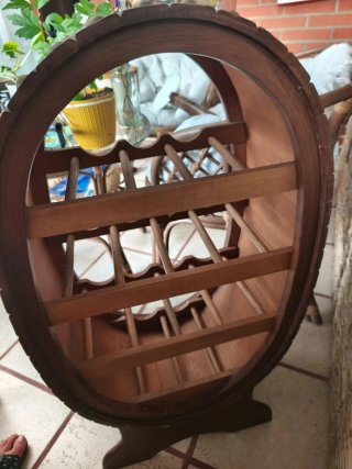 Vinoteca in legno stile barile
