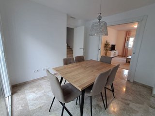 Casa adosada en alquiler en Los Naranjos - Las Brisas en Marbella