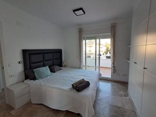 Casa adosada en alquiler en Los Naranjos - Las Brisas en Marbella