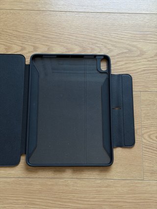 Custodia ESR per iPad Air 11 M4/M3/M2 e 10,9