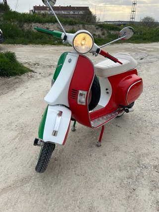 Vespa PK 75 Tricolor