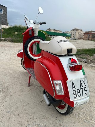 Vespa PK 75 Tricolor