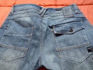Pantalón vaquero Springfield.