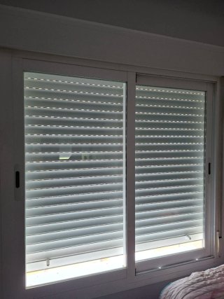 2 Ventanas con Persianas 1.30x1.345