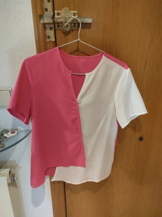 Blusa bicolor rosa y blanca