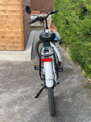 Bicicleta Eléctrica Blanca