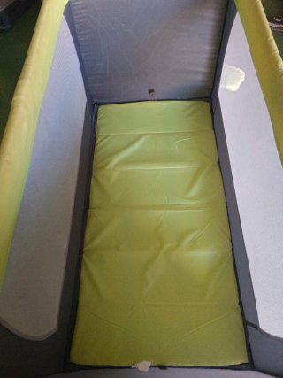 Cuna de viaje plegable