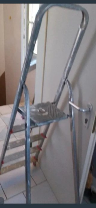 Escalera aluminio 5 peldaños
